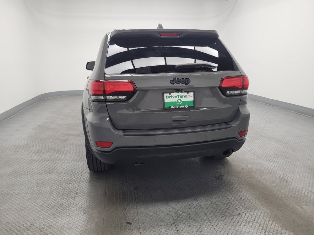Used 2019 Jeep Grand Cherokee Laredo image 6