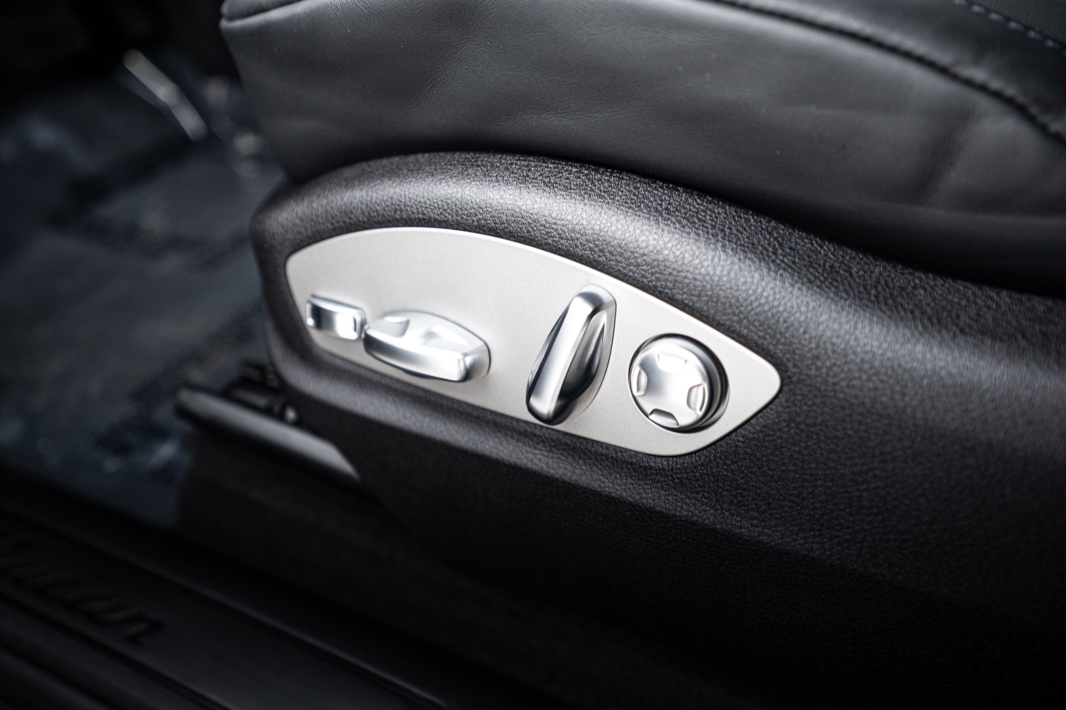 Certified 2026 Porsche Macan AWD/4WD image 20