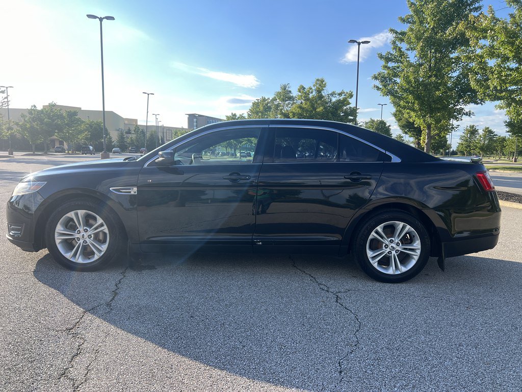 Used 2014 Ford Taurus SEL w/ Equipment Group 201A AWD/4WD image 2