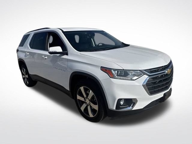 Certified 2021 Chevrolet Traverse LT w/ LT Premium Package AWD/4WD image 3