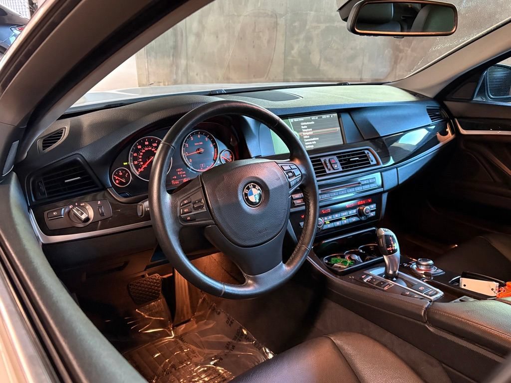 Used 2012 BMW 528i xDrive Sedan AWD/4WD image 4