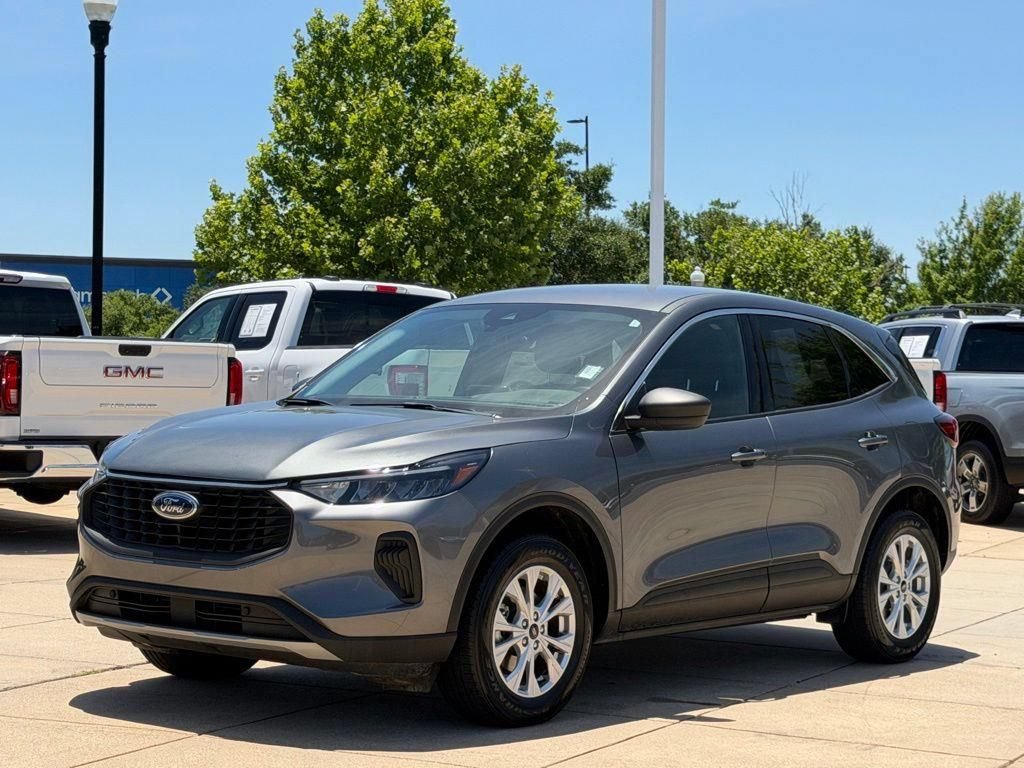 Used 2024 Ford Escape Active AWD/4WD image 8