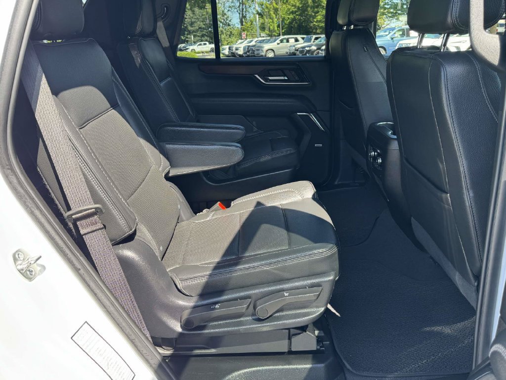Used 2025 GMC Yukon Denali AWD/4WD image 16