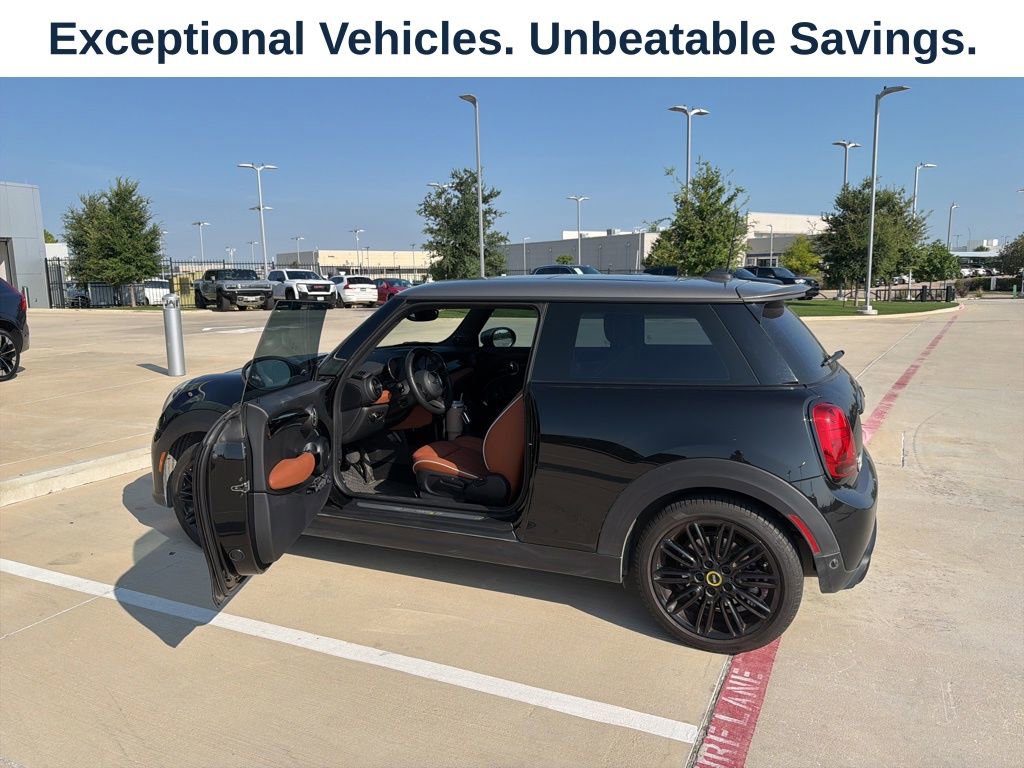 Used 2024 MINI Cooper SE w/ Signature Upholstery Package