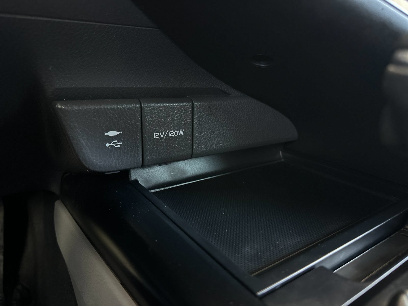 Used 2019 Toyota Camry SE FWD image 25