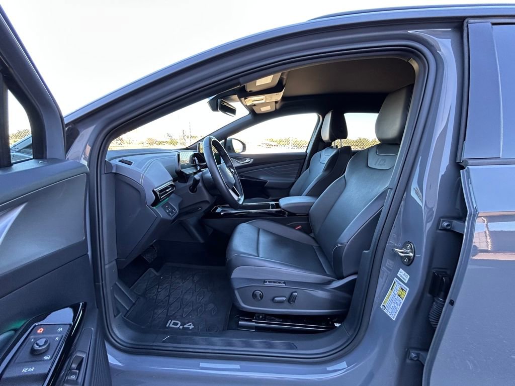 Used 2023 Volkswagen ID.4 S image 15