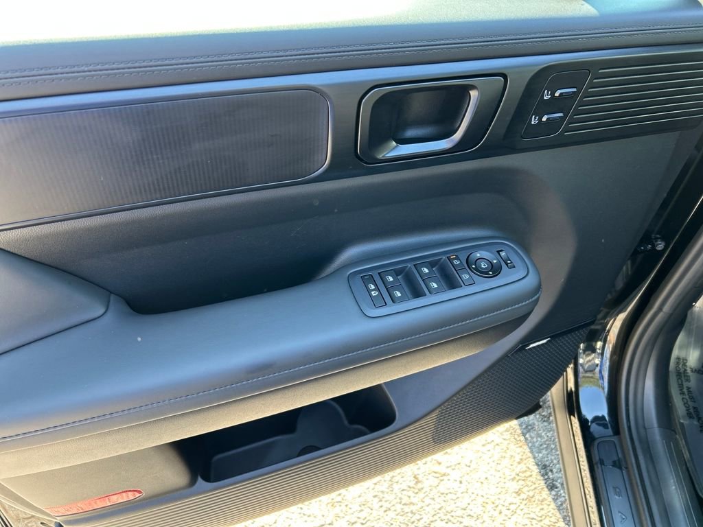 Certified 2025 Hyundai Santa Fe Calligraphy image 17
