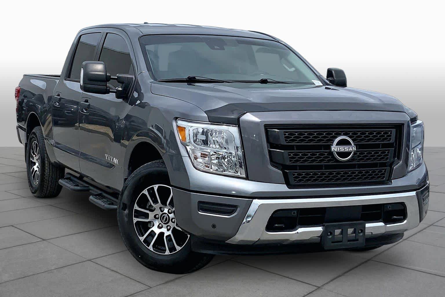 Used 2023 Nissan Titan SV w/ SV Convenience Package AWD/4WD image 3