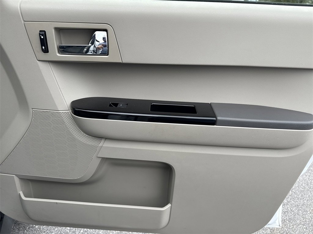 Used 2008 MAZDA Tribute i w/ Cargo Area Cover Pkg image 33