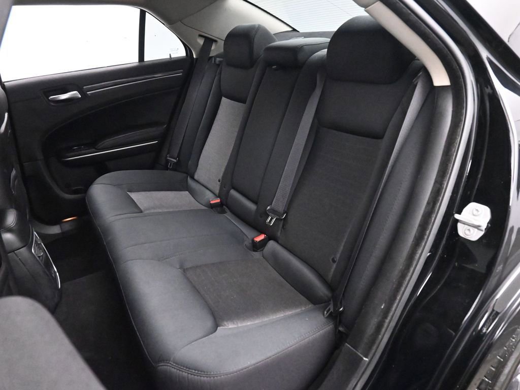 Used 2019 Chrysler 300 Touring w/ Sport Appearance Package image 15