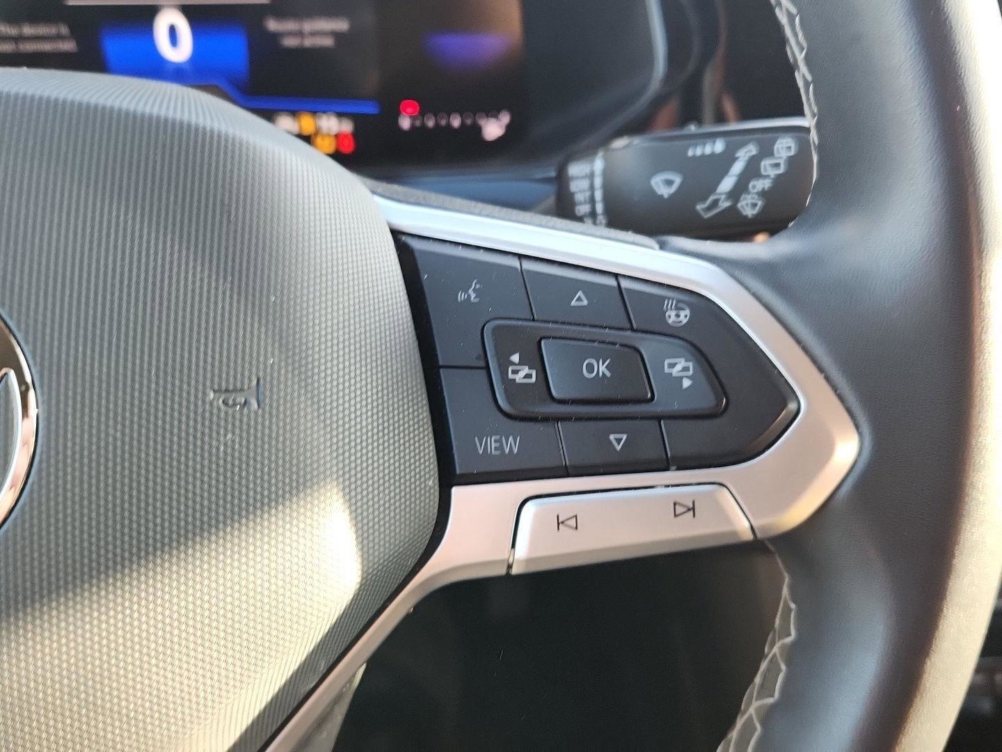 Used 2024 Volkswagen Taos SE AWD/4WD image 15