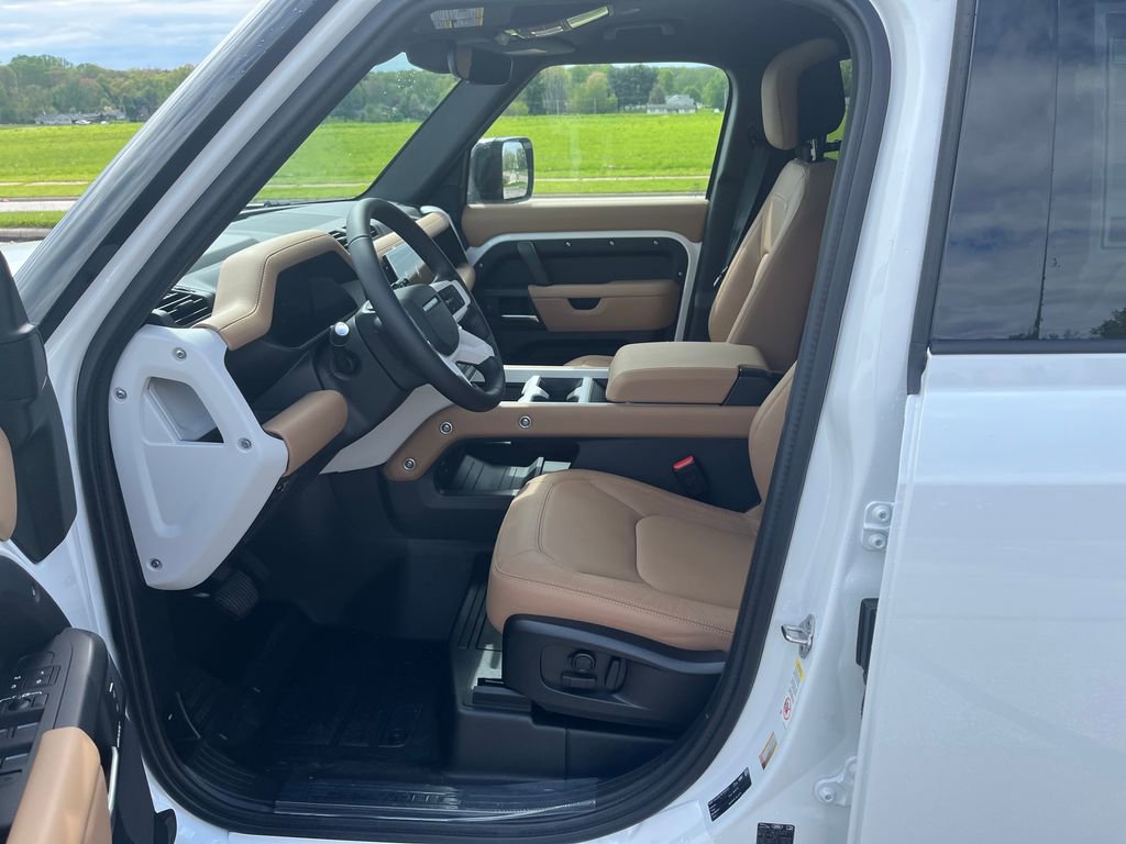 New 2026 Land Rover Defender 110 X-Dynamic SE AWD/4WD image 9