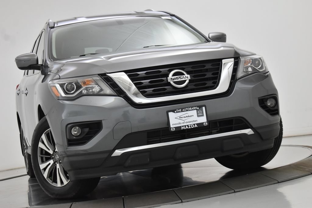 Used 2017 Nissan Pathfinder SV AWD/4WD image 3