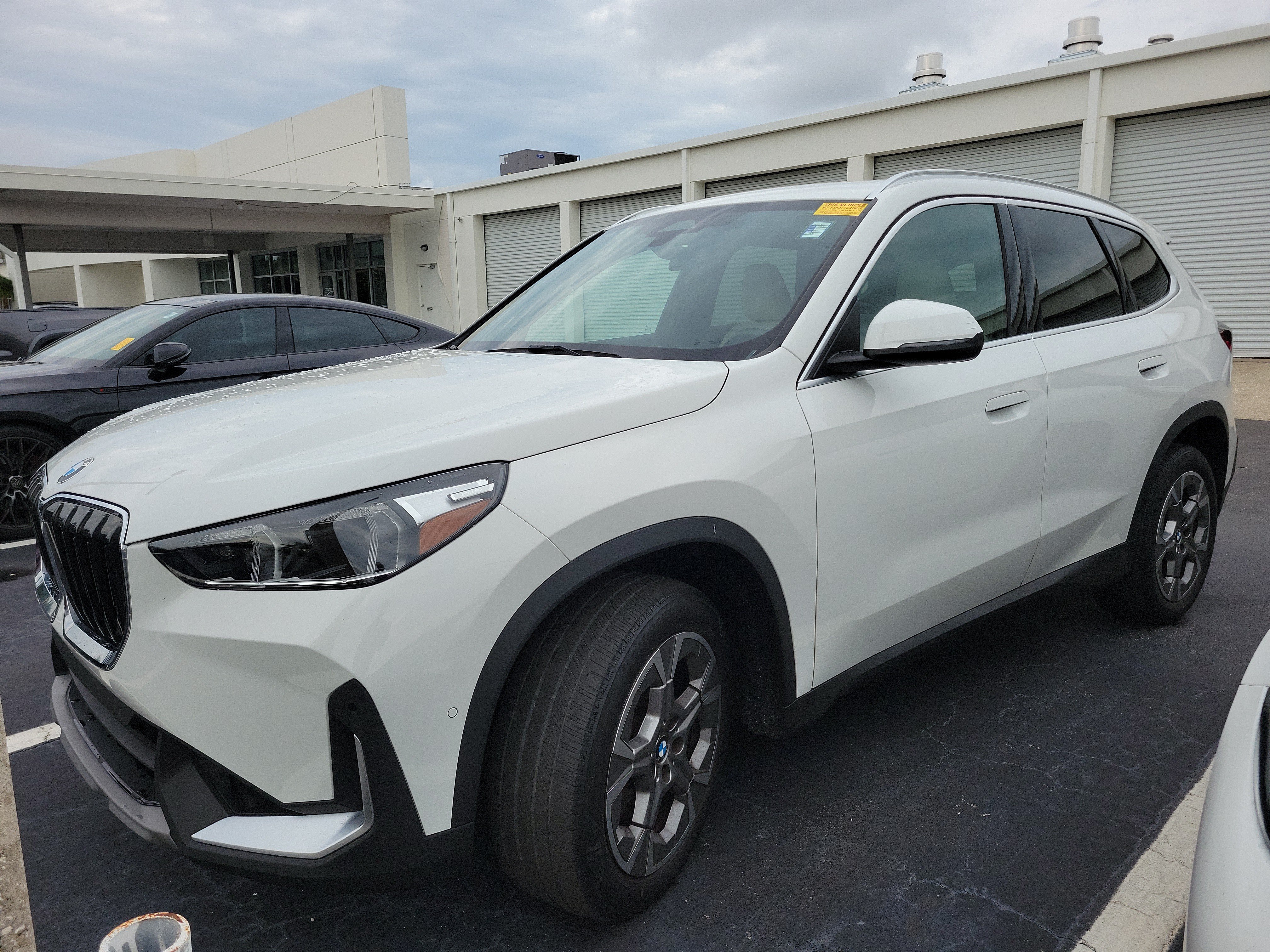 Used 2023 BMW X1 xDrive28i AWD/4WD image 1