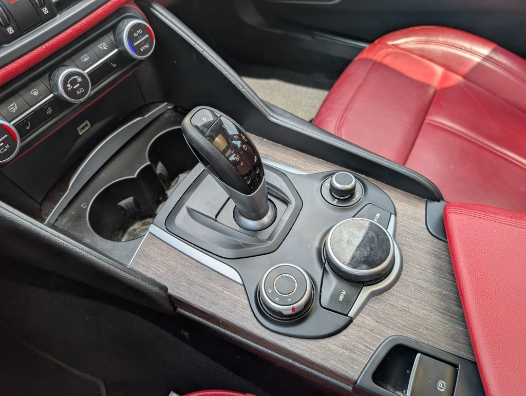 Used 2018 Alfa Romeo Giulia Ti image 23