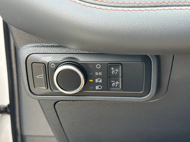 Used 2025 Ford Explorer Active AWD/4WD image 35