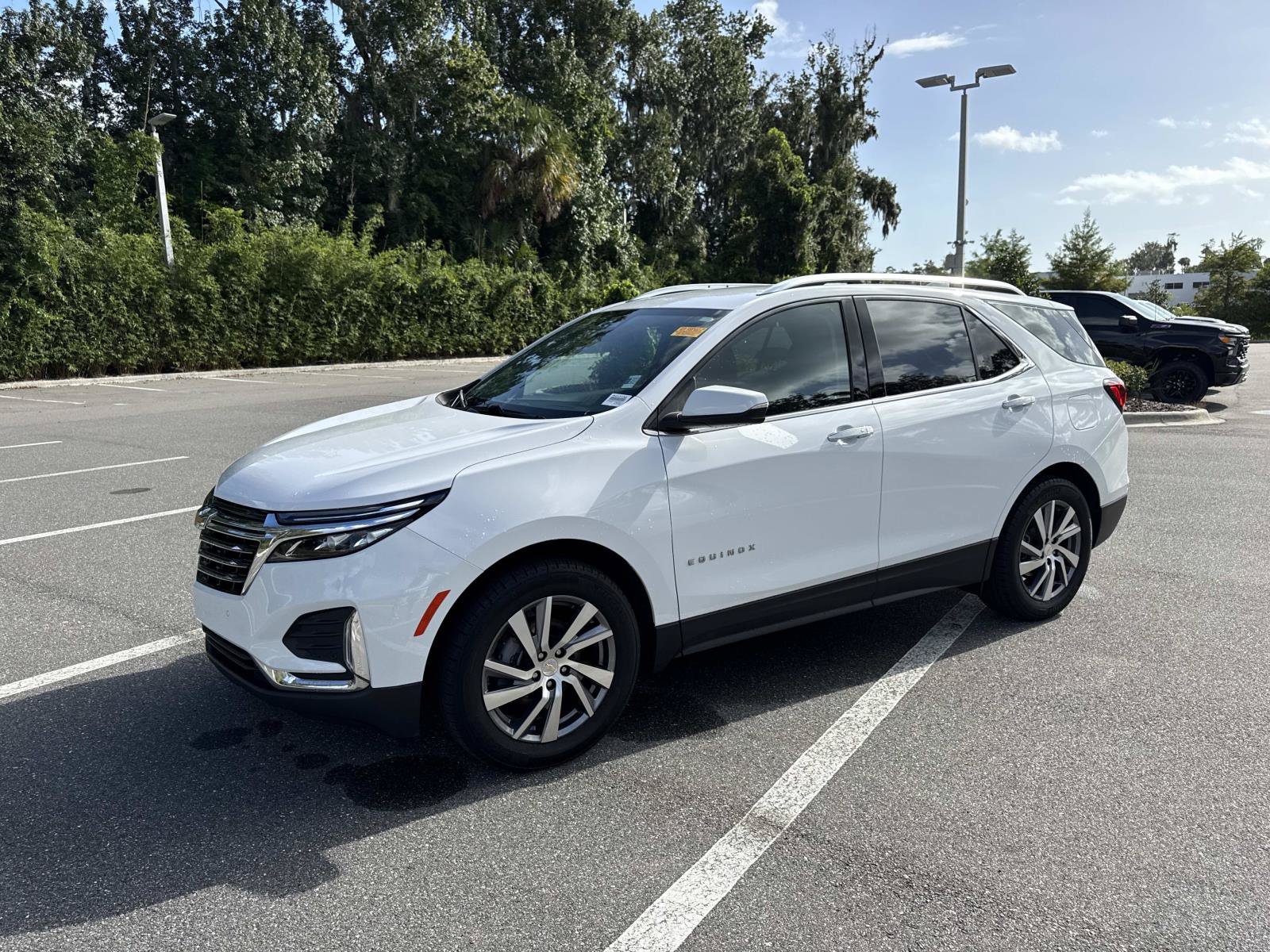 Used 2023 Chevrolet Equinox Premier FWD image 7
