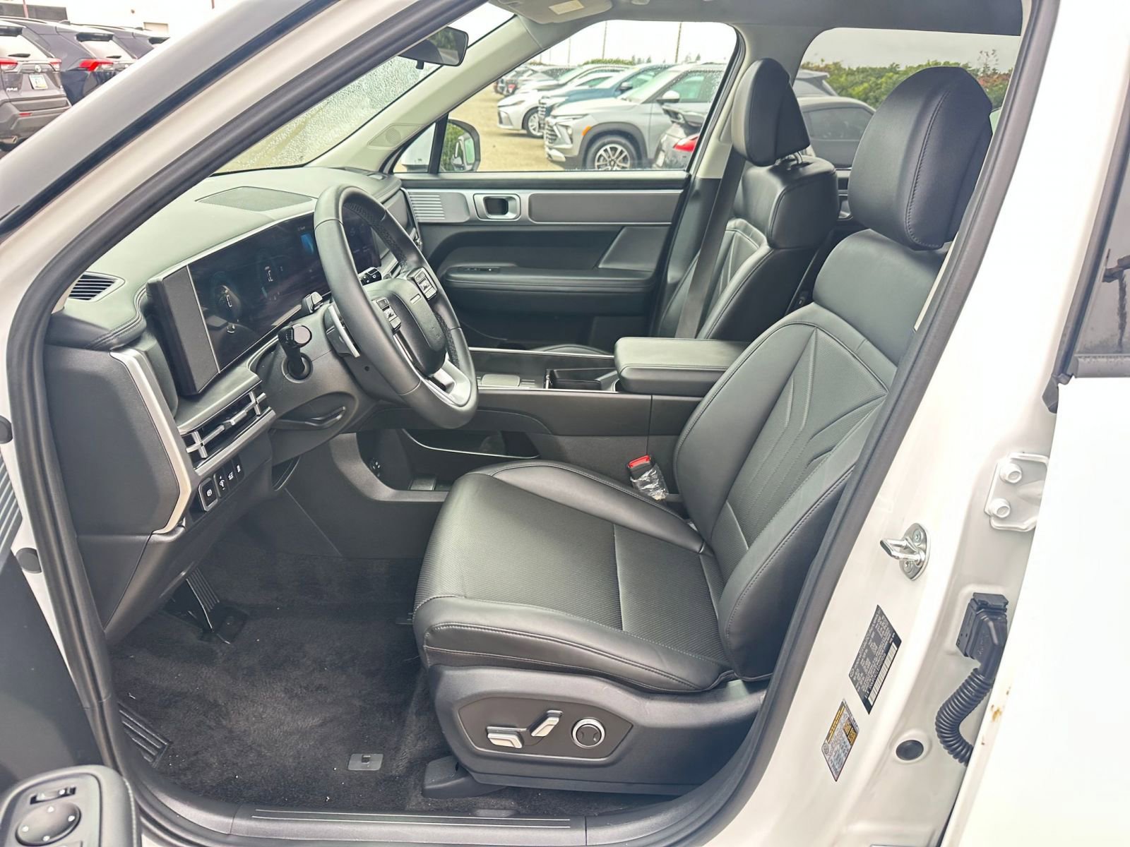 Used 2025 Hyundai Santa Fe SEL image 29