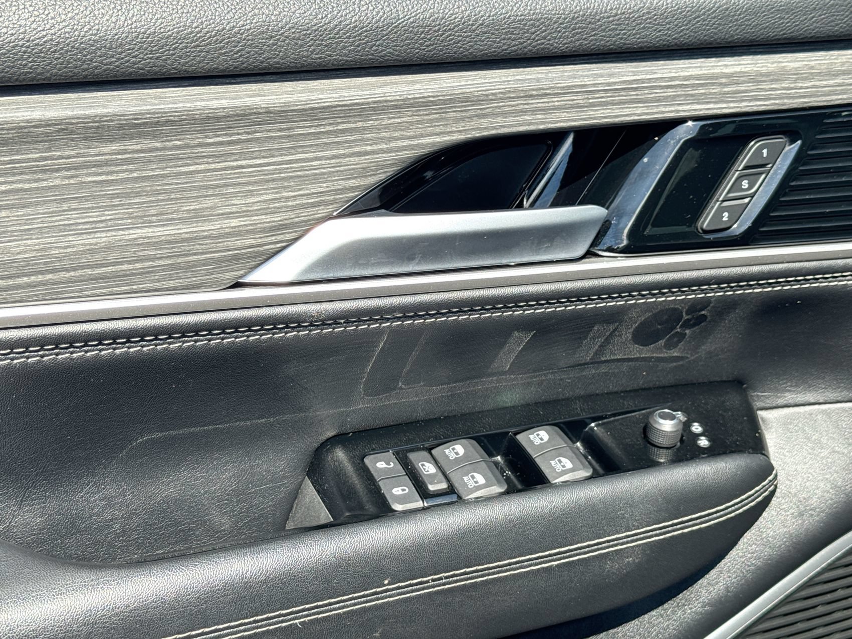 Used 2024 Jeep Wagoneer Series II w/ Flexible Seating Group RWD image 13