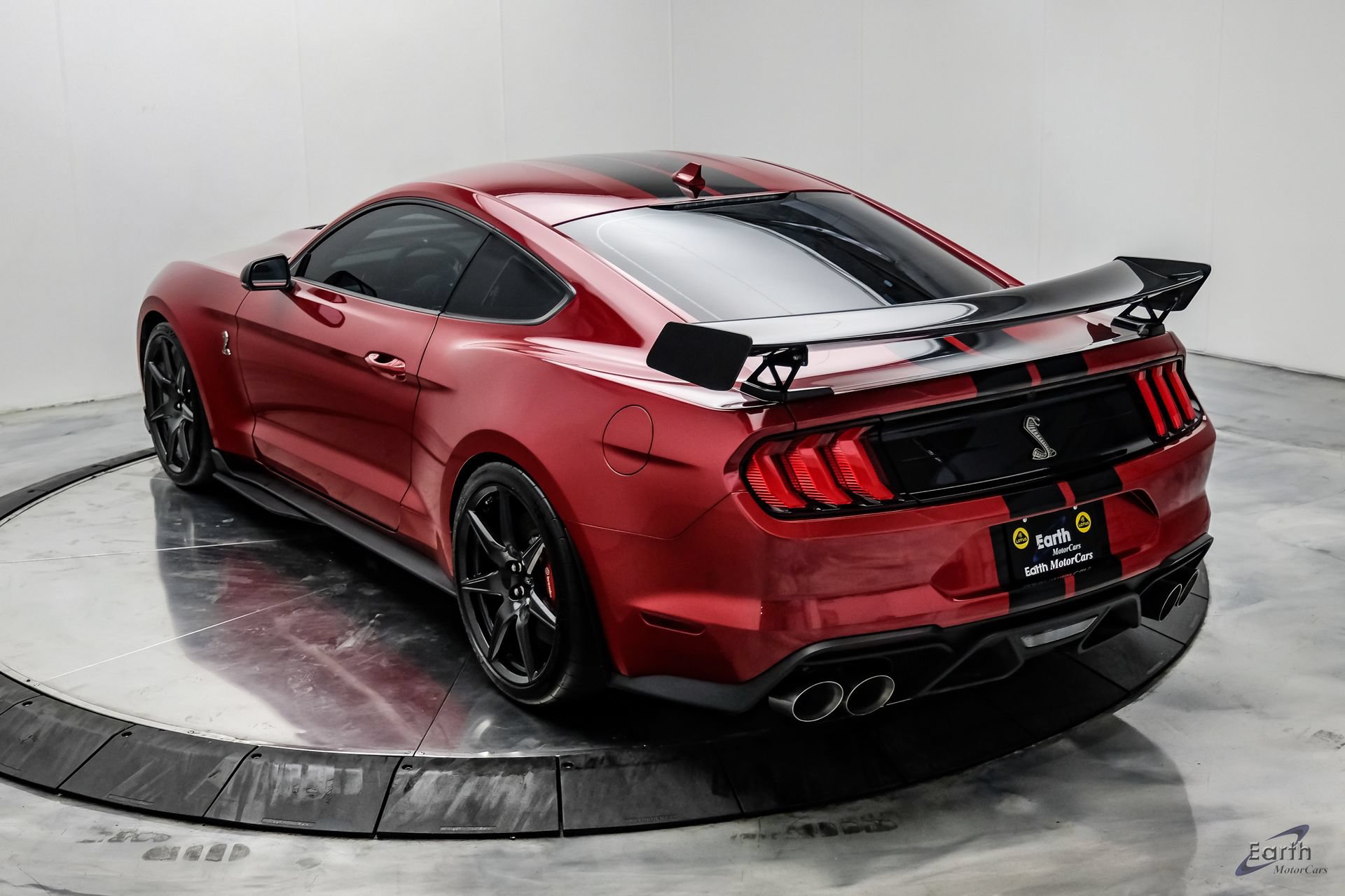 Used 2020 Ford Mustang Shelby GT500 w/ Carbon Fiber Track Pack RWD image 14