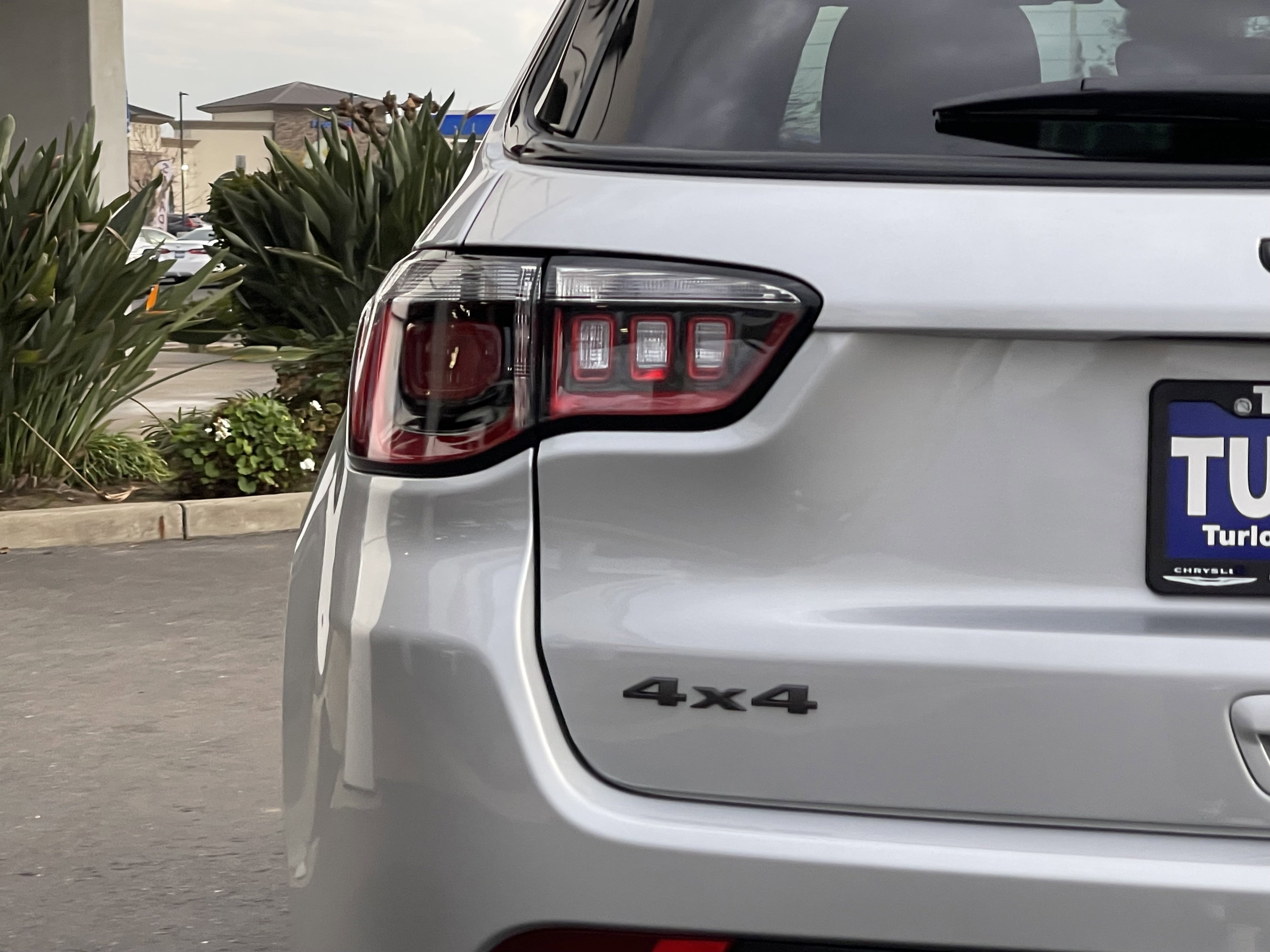 New 2026 Jeep Compass Latitude image 11