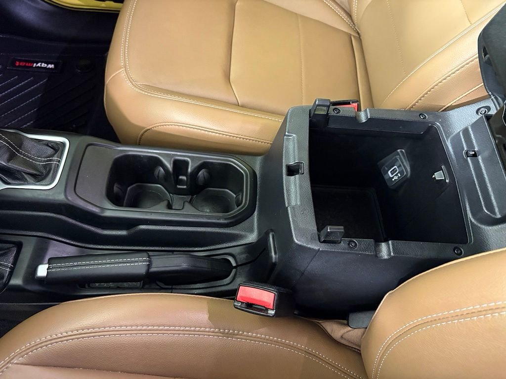 Used 2023 Jeep Wrangler Unlimited Sahara w/ Cold Weather Group AWD/4WD image 30