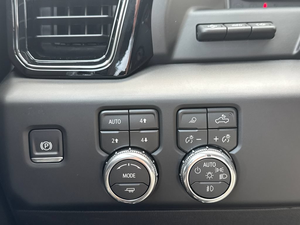 New 2026 GMC Sierra 1500 AT4 w/ AT4 Premium Package AWD/4WD image 39
