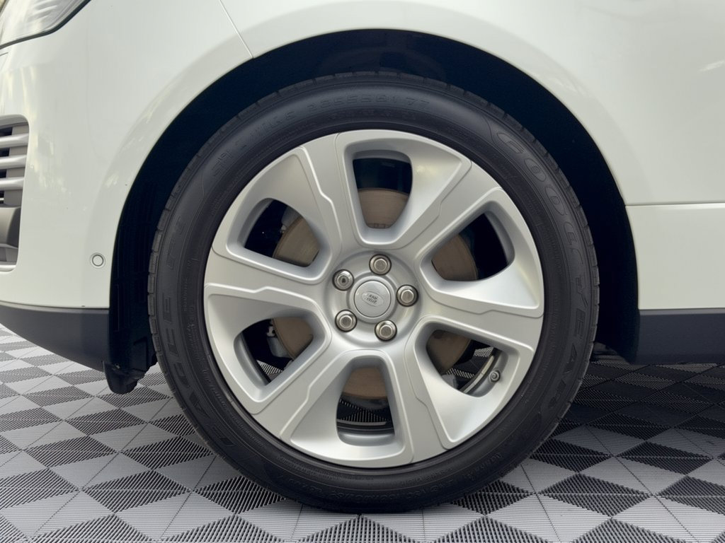 Used 2019 Land Rover Range Rover Supercharged AWD/4WD image 13