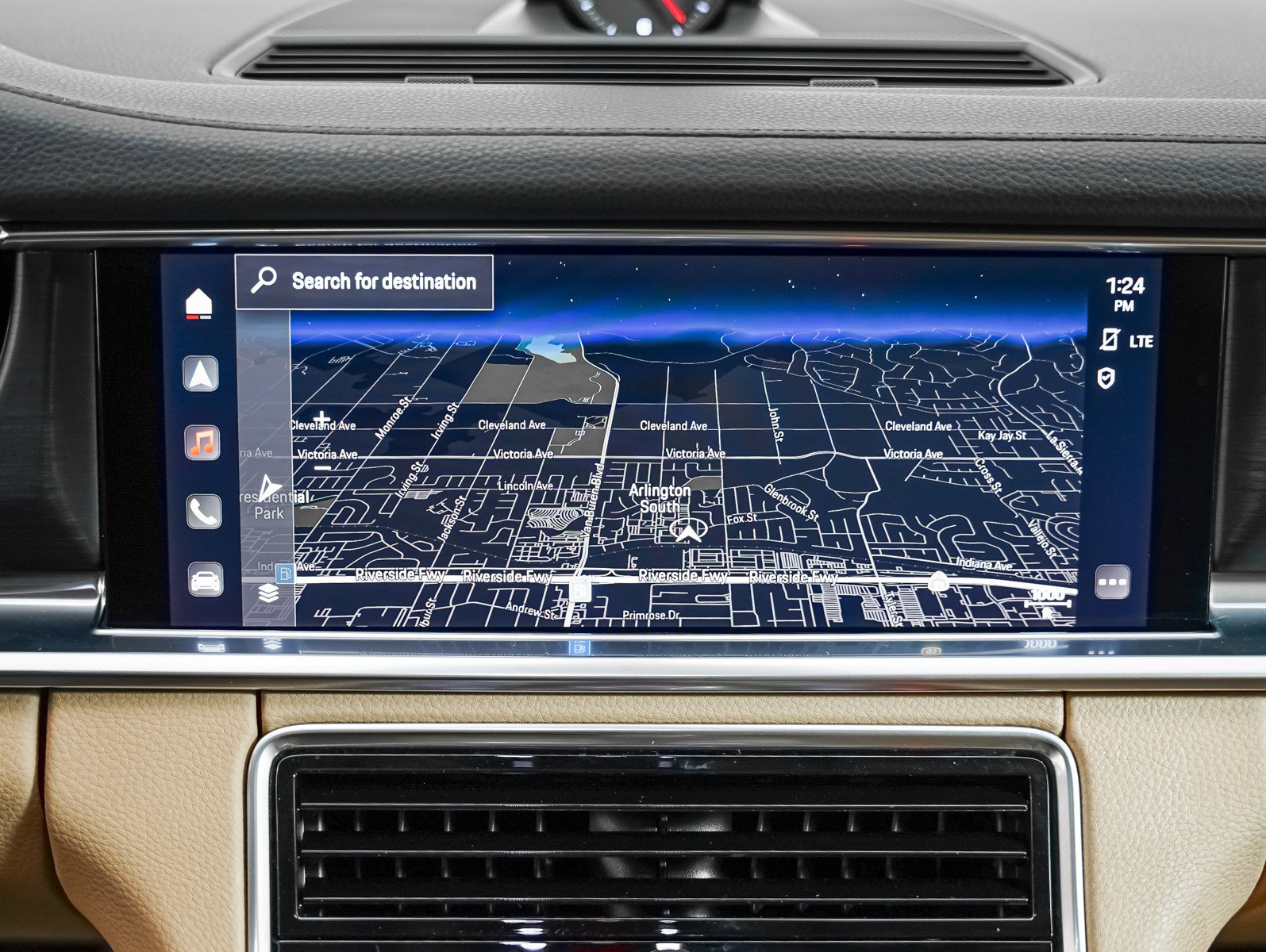 Certified 2023 Porsche Panamera Platinum Edition image 23