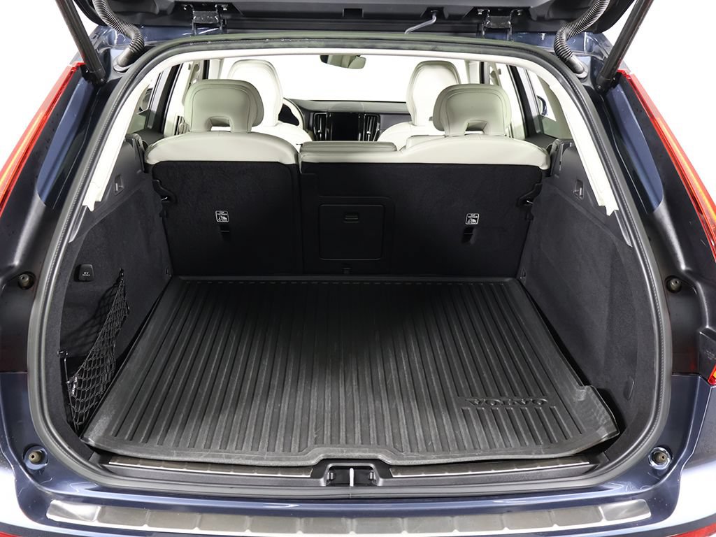 Used 2023 Volvo XC60 B6 Ultimate AWD/4WD image 23