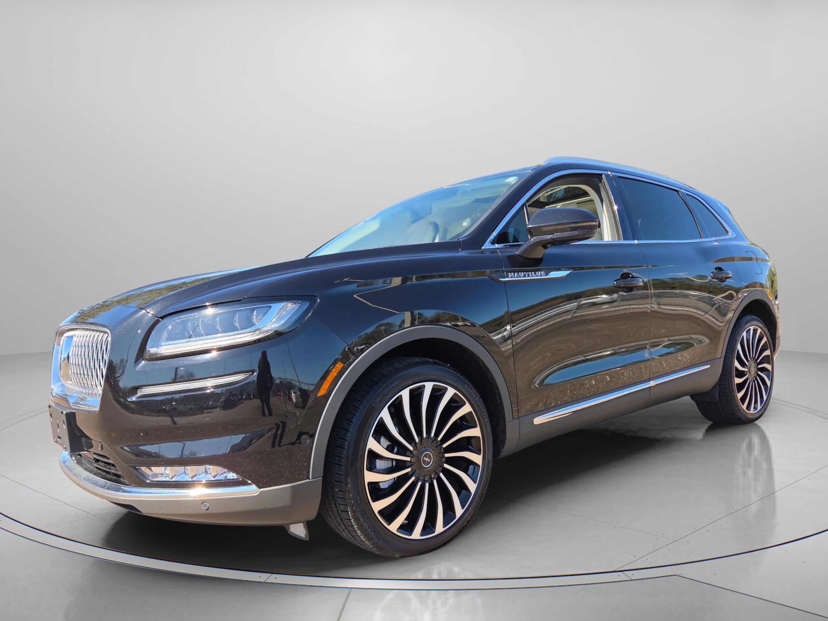 Used 2022 Lincoln Nautilus Black Label w/ Cargo Utility Package image 2