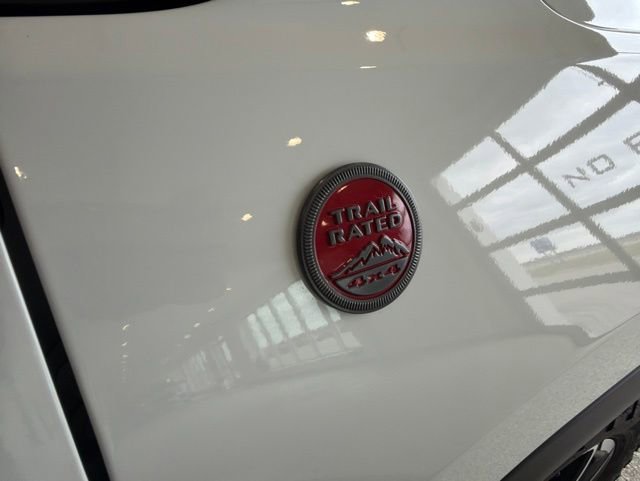 Used 2025 Jeep Compass Trailhawk AWD/4WD image 8