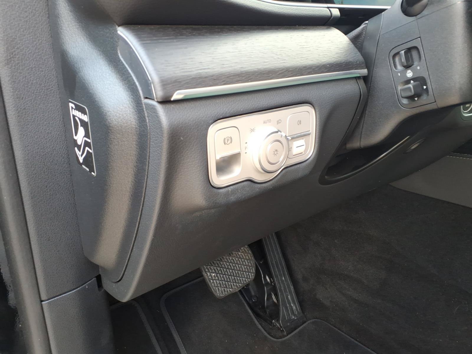 Used 2021 Mercedes-Benz GLE 580 4MATIC image 9