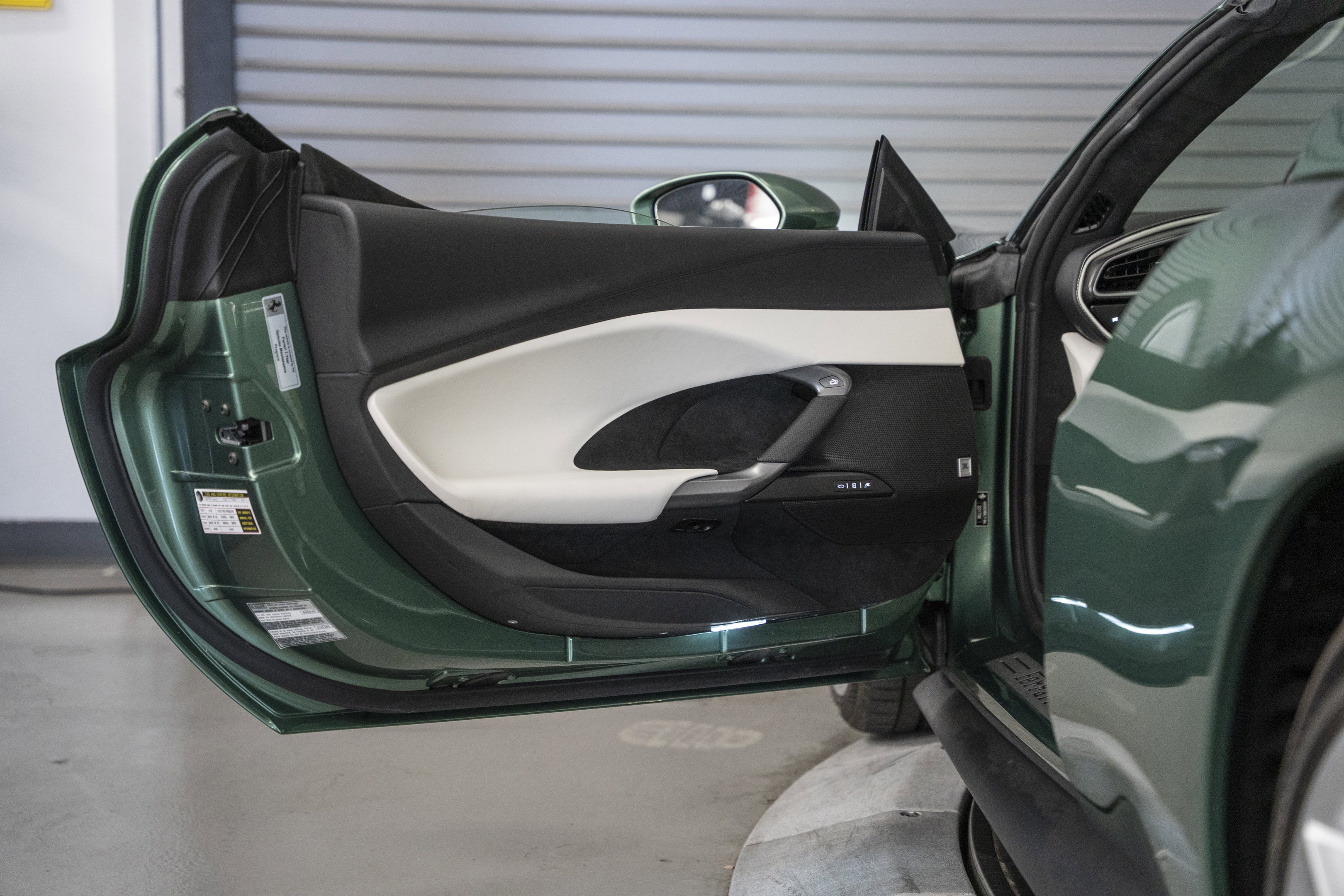 Used 2024 Ferrari 296 GTS image 24