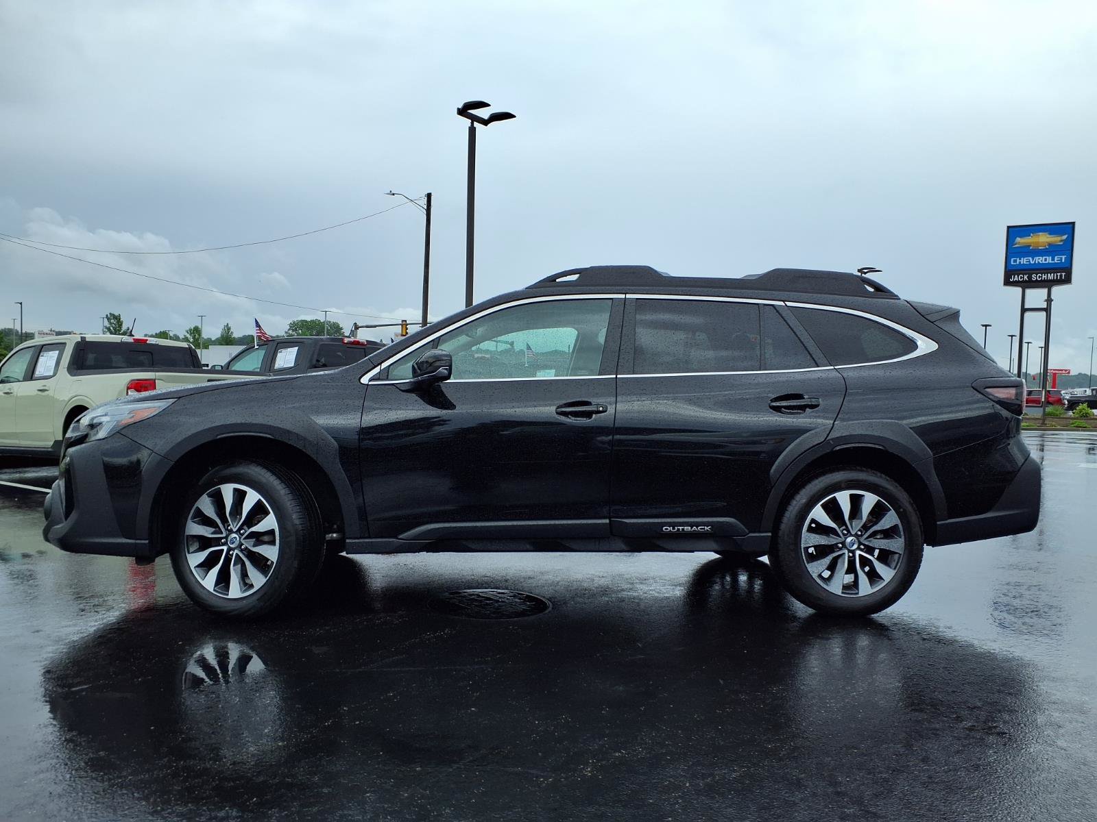 Used 2025 Subaru Outback Limited AWD/4WD image 34