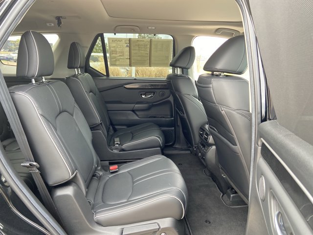 Used 2025 Honda Pilot Elite image 13