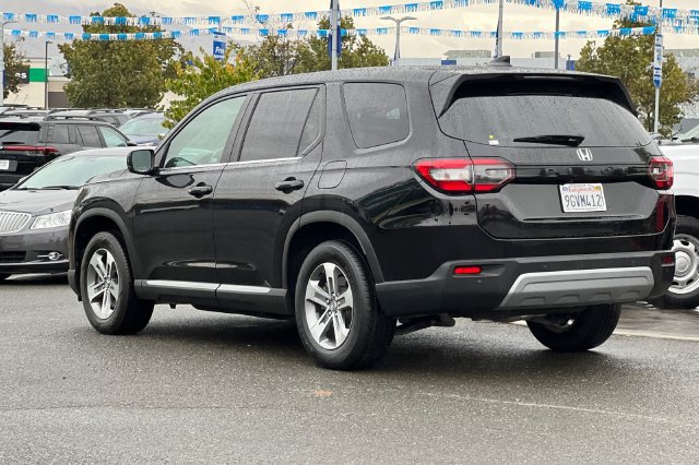 Used 2023 Honda Pilot EX-L image 6
