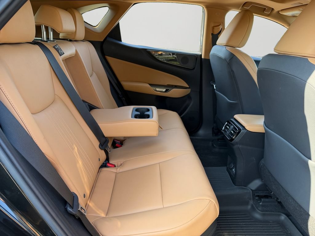 Used 2024 Lexus NX 350h AWD image 9
