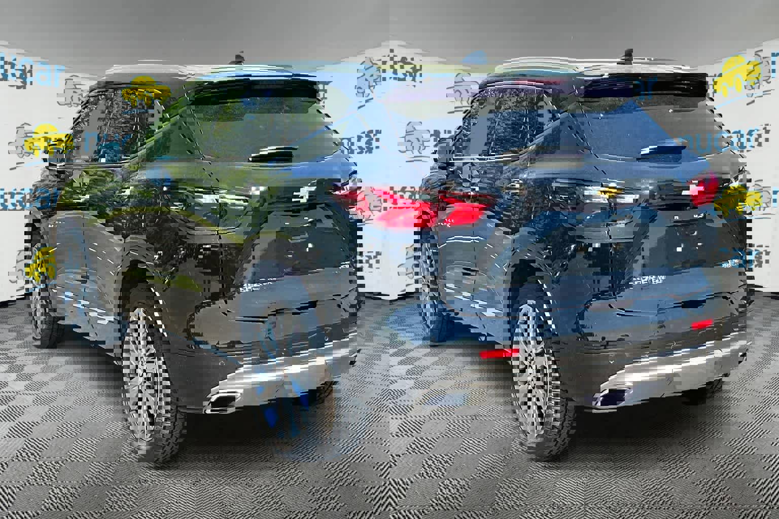 Used 2021 Chevrolet Blazer Premier w/ Driver Confidence II Package image 4