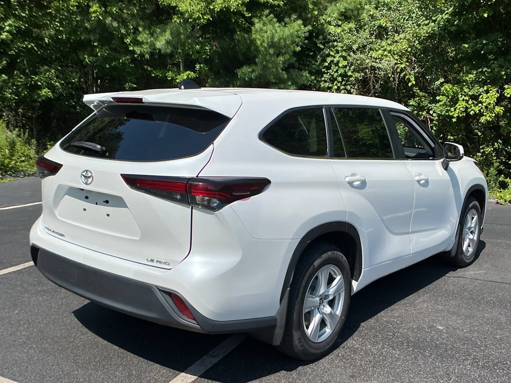 Certified 2024 Toyota Highlander LE AWD/4WD image 5