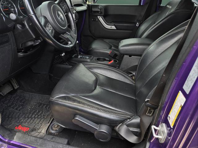 Used 2017 Jeep Wrangler Unlimited Rubicon w/ Connectivity Group AWD/4WD image 9