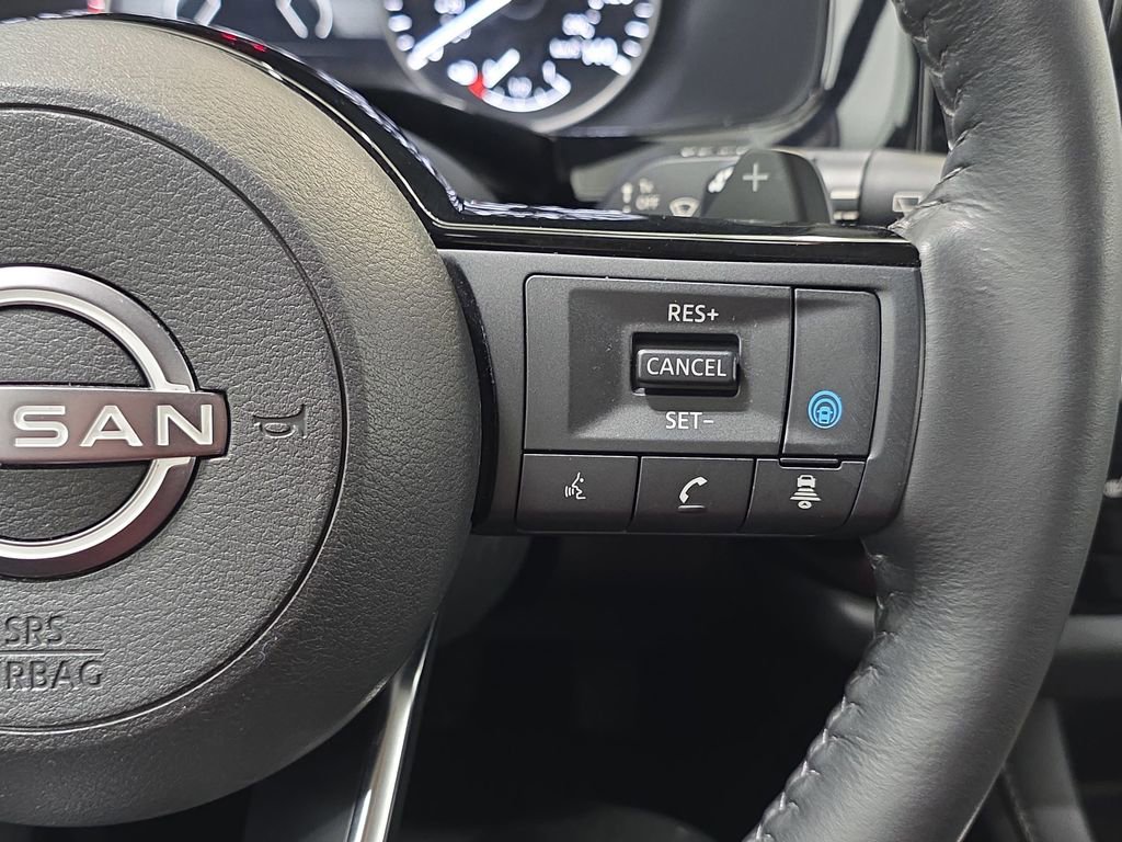 Used 2023 Nissan Pathfinder SL w/ Black Appearance Package AWD/4WD image 17