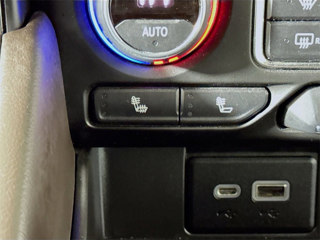 Used 2021 Chevrolet Tahoe Z71 image 18