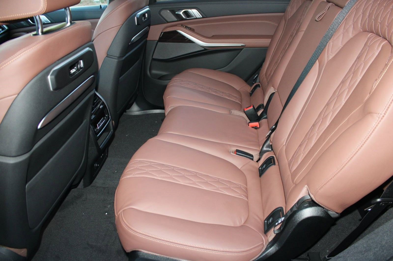 New 2026 BMW X7 M60i image 15