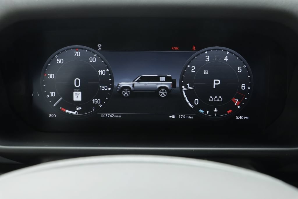 Certified 2026 Land Rover Defender 110 X-Dynamic SE AWD/4WD image 8