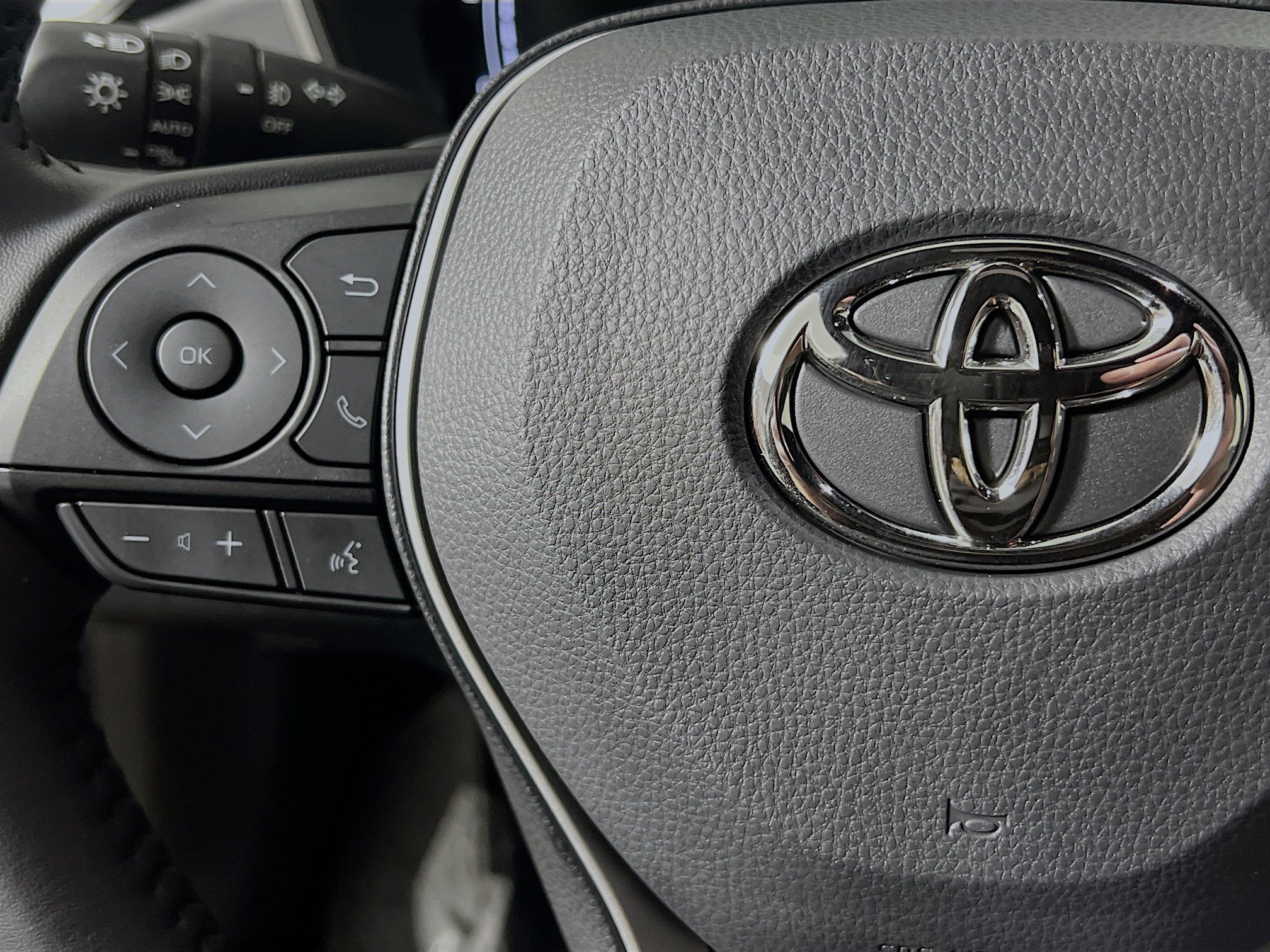 Used 2026 Toyota Corolla XSE FWD image 19