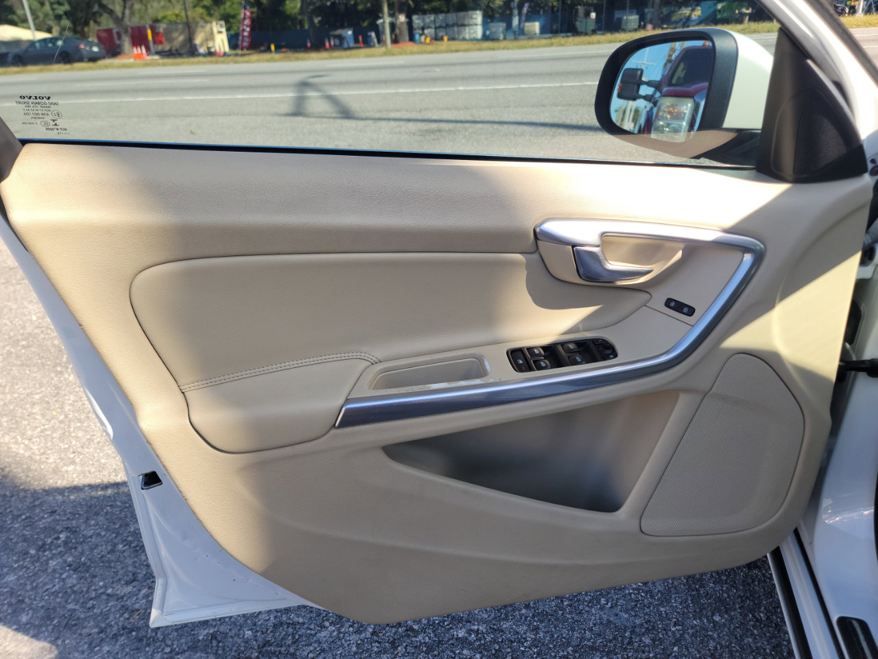 Used 2015 Volvo S60 T5 Premier image 9