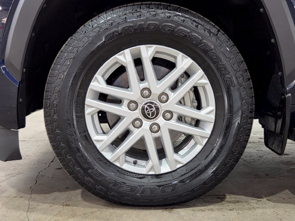Used 2023 Toyota Sequoia SR5 w/ SR5 Premium Package AWD/4WD image 14