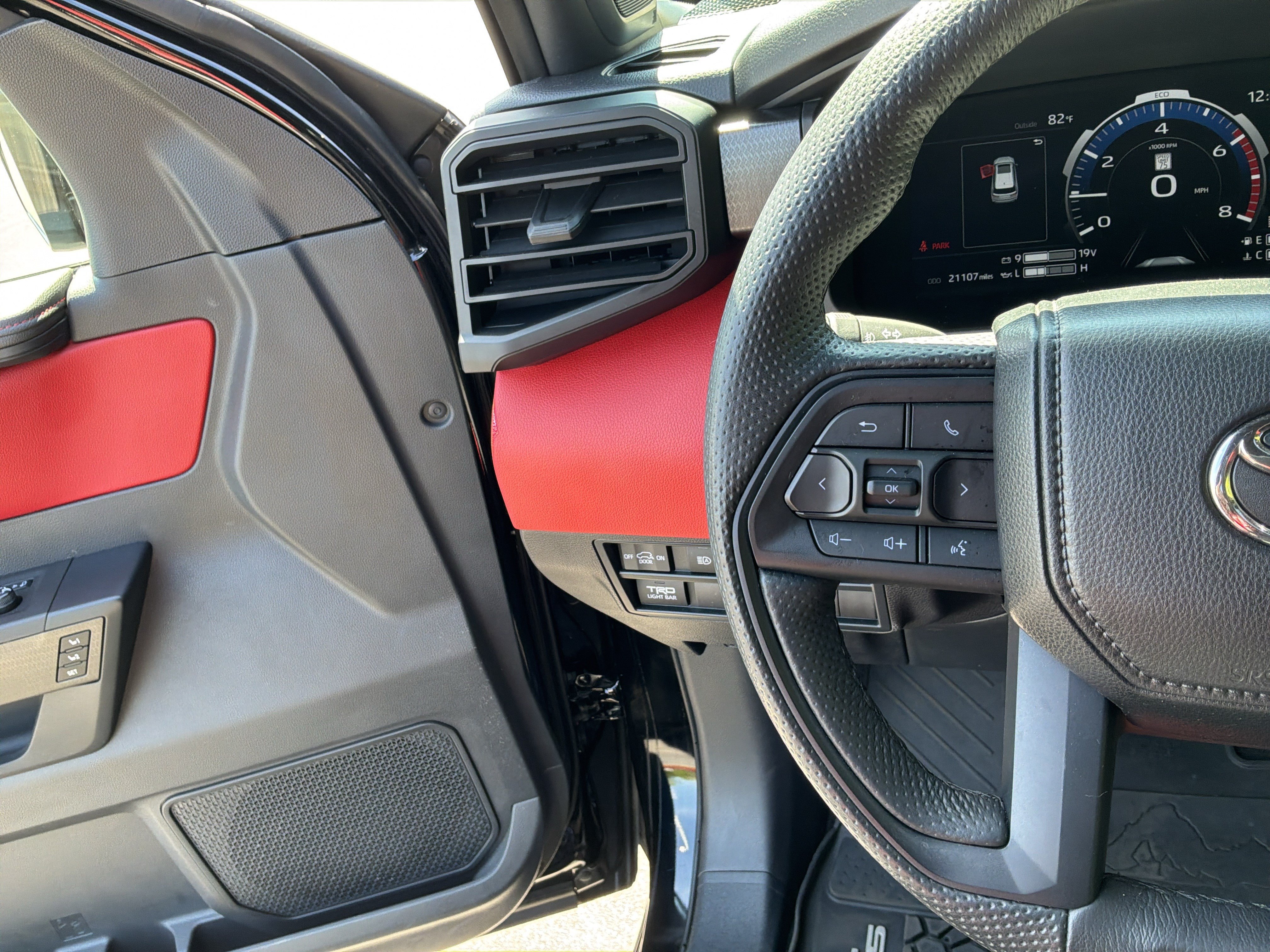 Used 2025 Toyota Sequoia TRD Pro AWD/4WD image 19