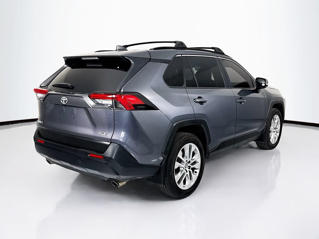 Used 2023 Toyota RAV4 XLE Premium FWD image 5